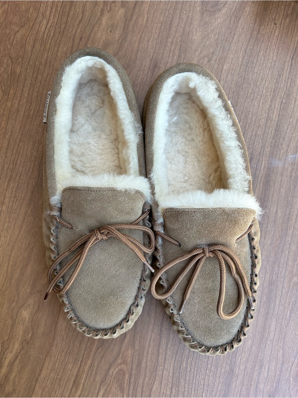 BearPaw men’s Chestnut Brown Suede Moccasin Slip-On Slippers